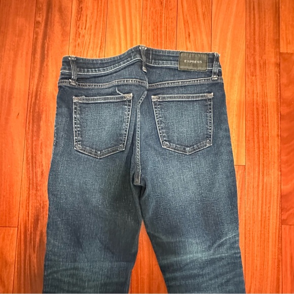 Express Dark Wash Mid Rise Stretch Jeans | Classic Fit | Size 31 x 30 - Picture 3 of 7